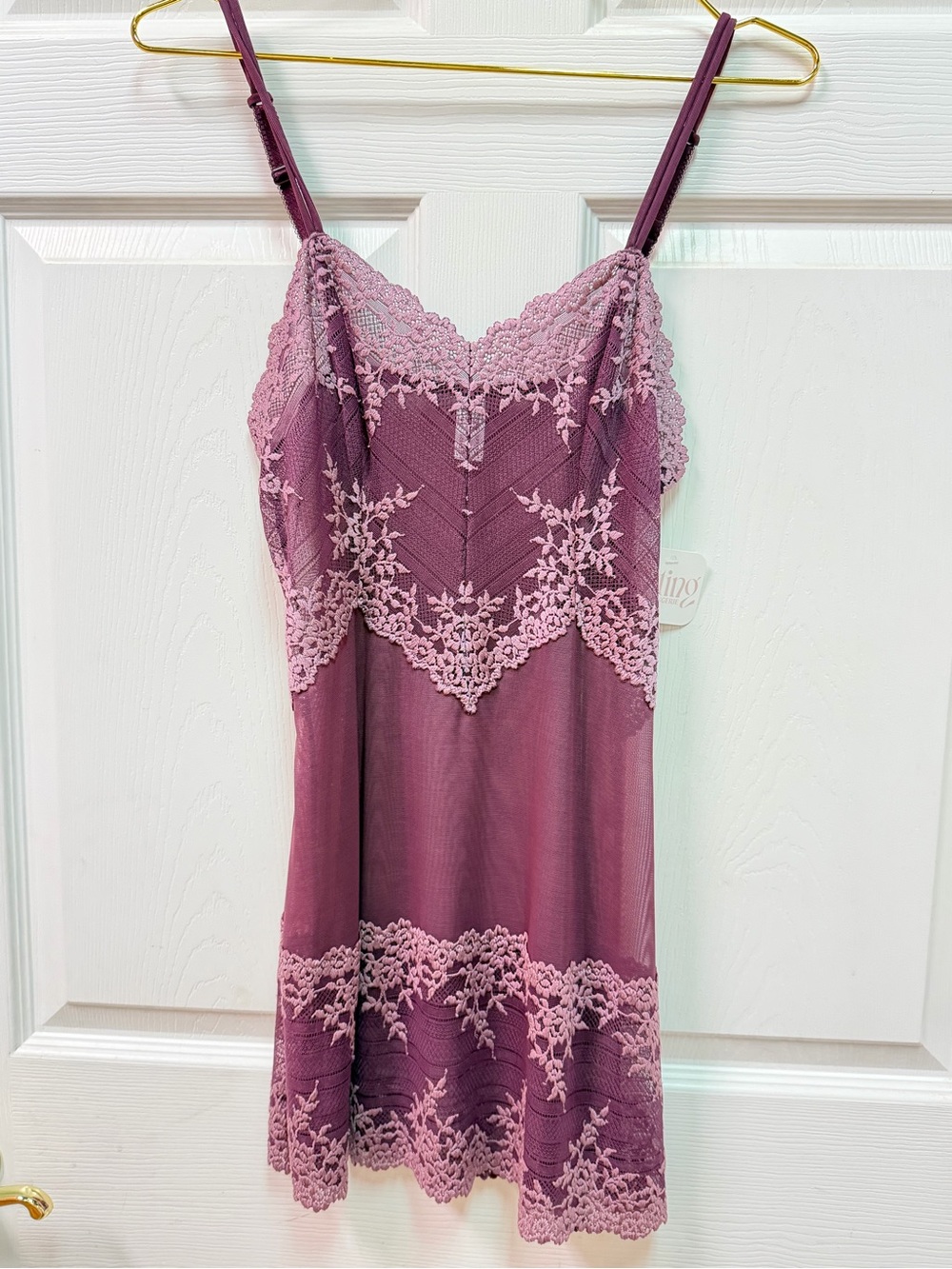 Wacoal Lace-Trim Slip in Dusty Rose Eggplant Medium Excellent Condition
